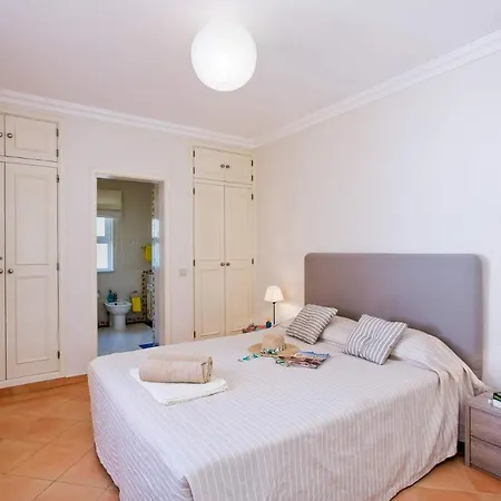 Celia By Olhos de Agua (Albufeira)